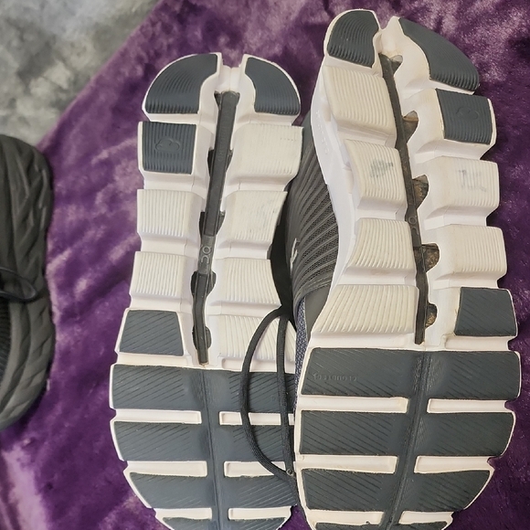 On Women's Black Sneakers sz 10.5 - Picture 7 of 13